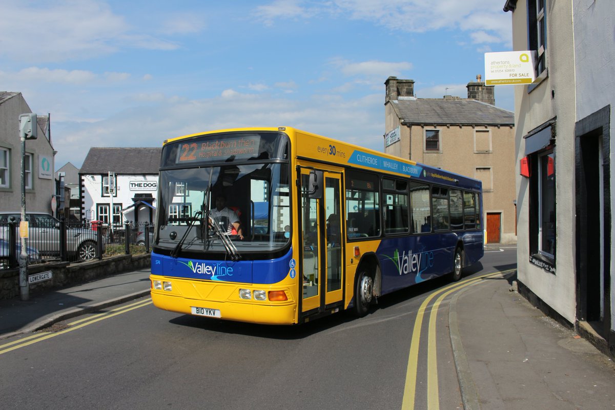 ScottPoole11's tweet photo. Well it might have just turned into 2018, but if your a fan of Transdev and want a review of a very busy 2017, then this is the blog for you.
https://t.co/dE9Qd4TnQq
From #Aireline to #Mainline or #Vamooz and #CityZapMCR its all in. https://t.co/boe1MBYPvt