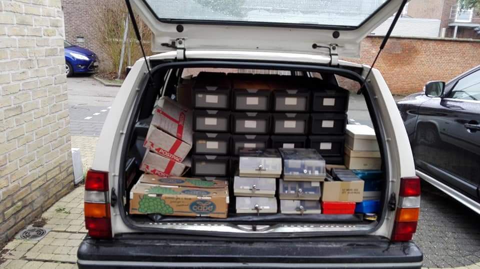 textfiles's tweet image. Meanwhile, in Europe, the entire Amiga floppy collection of the Belgian cracking group Bamiga Sector One has been recovered and a great guy named Simon will be imaging them.