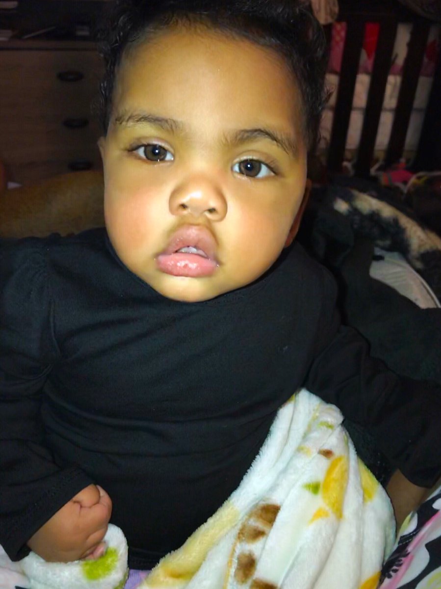 SimpleeJessicaR's tweet photo. My baby girl growing up so fast got two teeth done came in π« my pudding pop ππlookin like a #babymodel #happymoments #babyfirstteeth #gerberbaby #gerberphotosearch2018 #momlife #momofone #daddysgirl #momblogger #mommyandme #instamom #instababy #babygirl #mydaughter #mom https://t.co/AgDZRio4EB