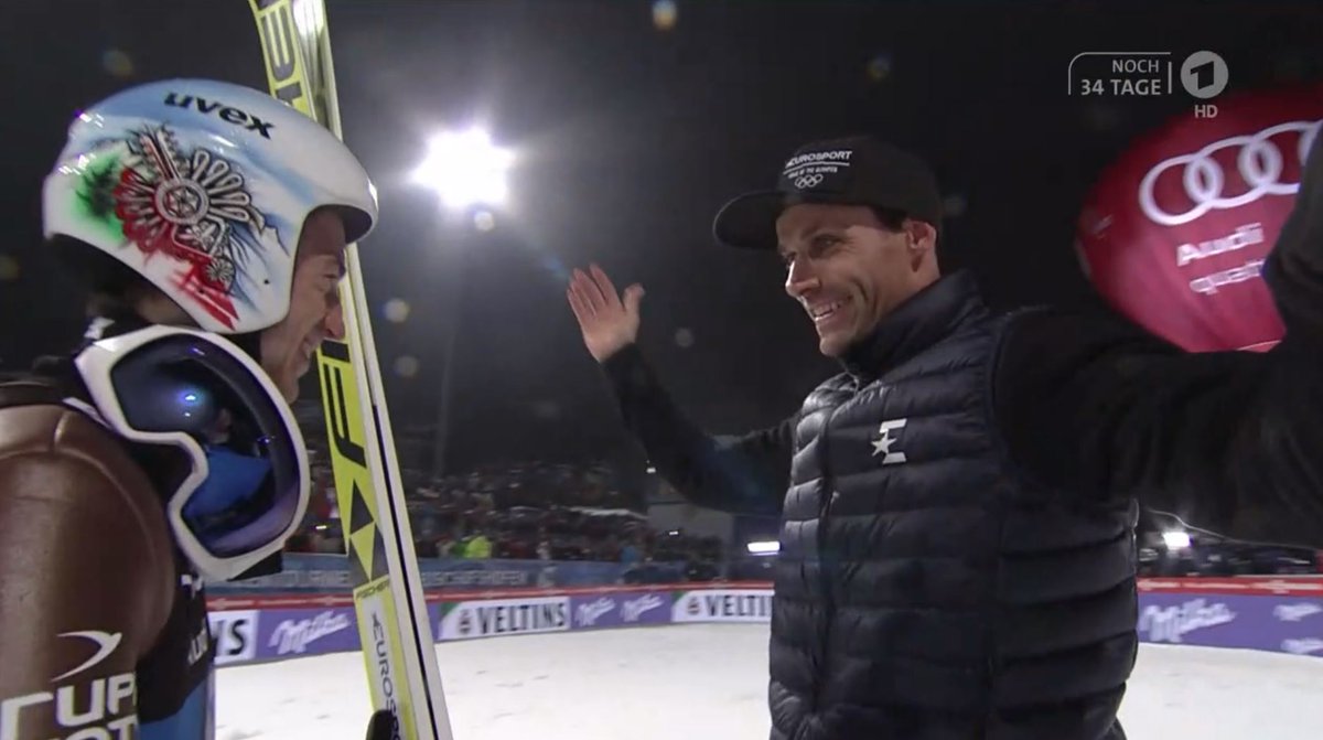 Zwei Große des Skispringens: Sven #Hannawald gratuliert Kamil #Stoch zum #GrandSlam. #4hills