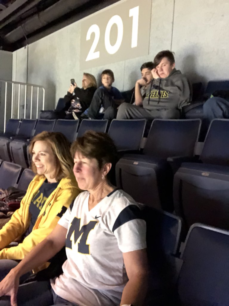 healthybread's tweet image. Go Blue Baby! #CrislerLIVE