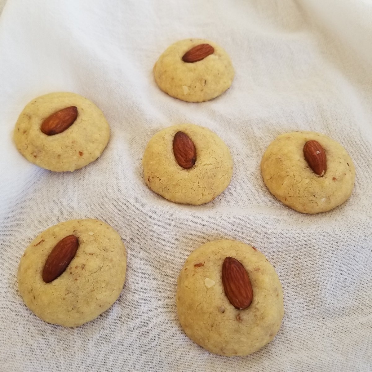 ARAdleman's tweet image. I infused my #NationalShortbreadDay celebration with #California flavors. Say hello to home baked almond olive oil sandies from the @bittman #howtobakeeverything book.