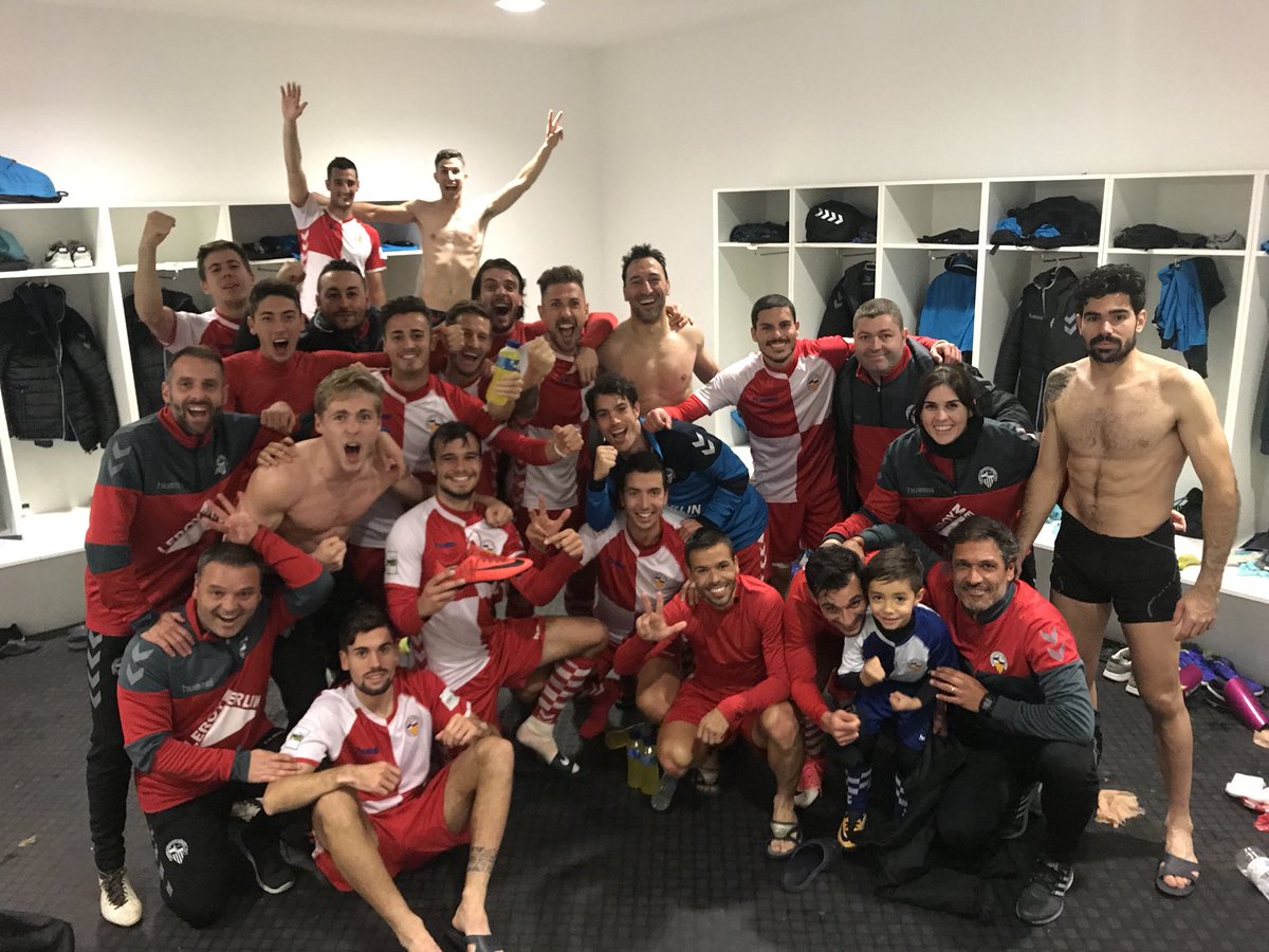 📸 | Feia 37 anys que no guanyàvem a tot un Martínez Valero. Es mereix una bona foto de celebració.

I ara arriben dos partits a la Nova Creu Alta.

#ElcheCES #retornCES