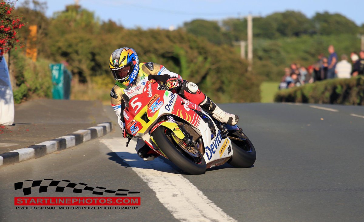 startlinephotos's tweet photo. Who’s ready for the Racing season to begin? Here’s @Lintinracing during the 2017 Southern 100 Road Races @S100isleofman https://t.co/CNWZhCxYdE