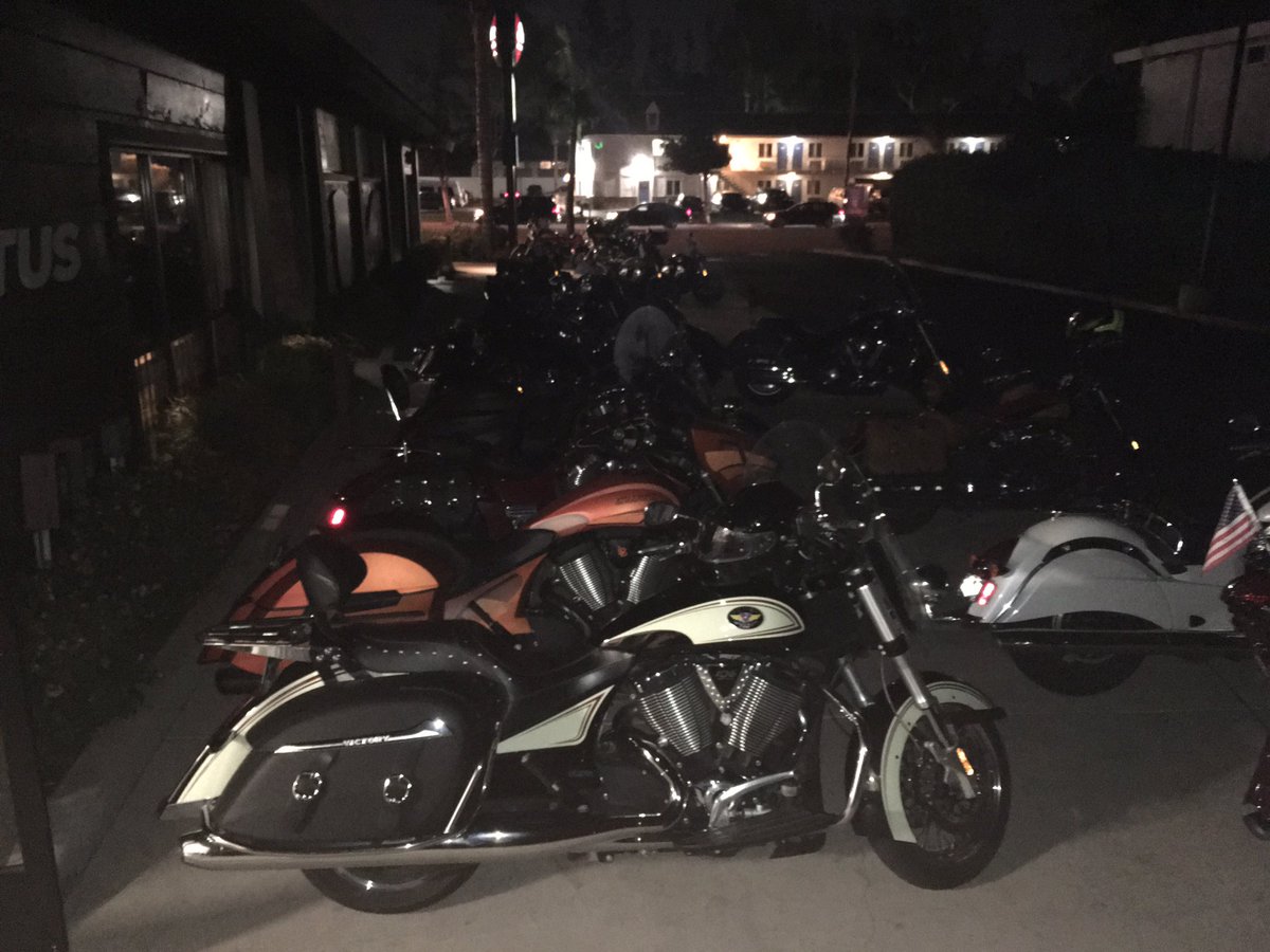 indianmoto_oc's tweet photo. Another fun Wrecking Crew Garage Night #IndianMotorcycle #bigborekit https://t.co/ipDMABbs5y