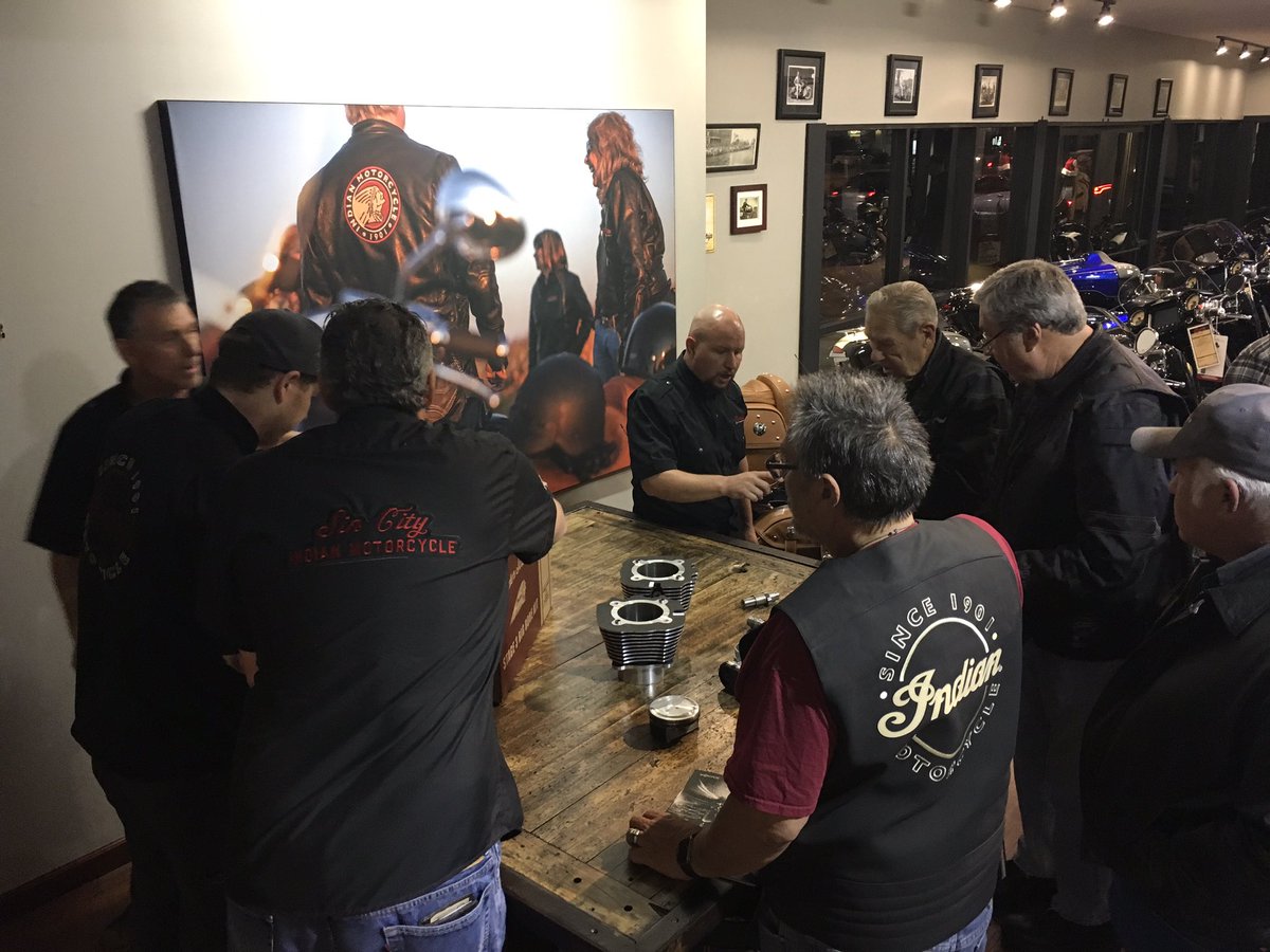 indianmoto_oc's tweet photo. Another fun Wrecking Crew Garage Night #IndianMotorcycle #bigborekit https://t.co/ipDMABbs5y