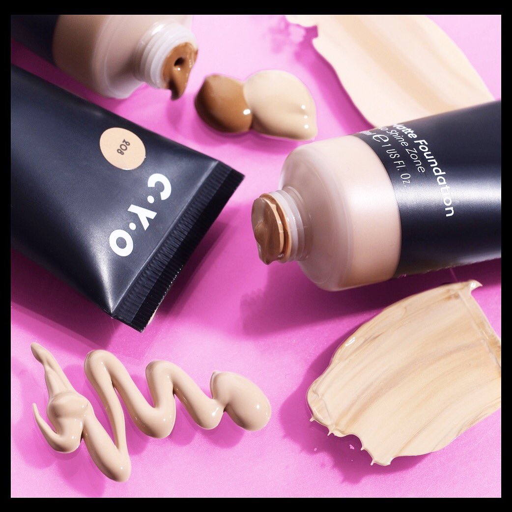 CYOCosmetics's tweet photo. NEW YEAR. NEW BASE. 
14hr long lasting. Stays put. Matte finish foundation. Shine free. 
Available online https://t.co/aiKRRtmhxe AND @Walgreens &amp; @BootsUK #CYOcosmetics #MIXLAYERHACK #beautyjunkie #makeupaddict https://t.co/zqIcf9xV3j