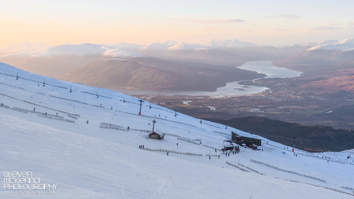 StevieMcKPhoto's tweet photo. -20C windchill wasn't the most enjoyable environment to take photos in today at @TheNevisRange. However the laps without my camera backpack, quickly made up for it! #NevisRange #SkiScotland #VisitScotland #FortWilliam #Sunset #LochEil #Baltic #UKShred #WLGram https://t.co/wxWfvzuHWk