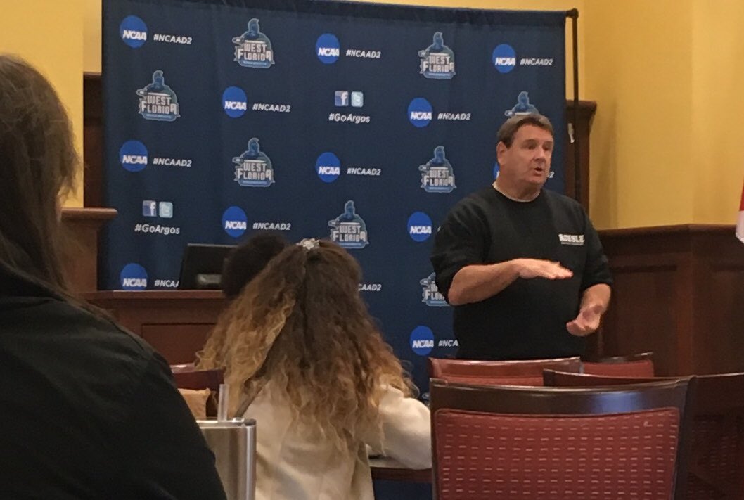 WF_WAVES_VB's tweet photo. We learned a lot about the recruiting process today! Thanks to Dennis Roesle for sharing his experience and knowledge! https://t.co/gXCLxidXed