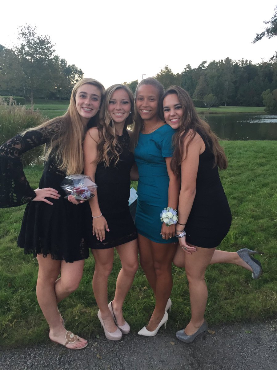 arianamarie1_'s tweet photo. Happy bday Carol!! Hope your day is as fun as you are! Ily!💕 @curalynejohnson https://t.co/vSjaC1PFM9