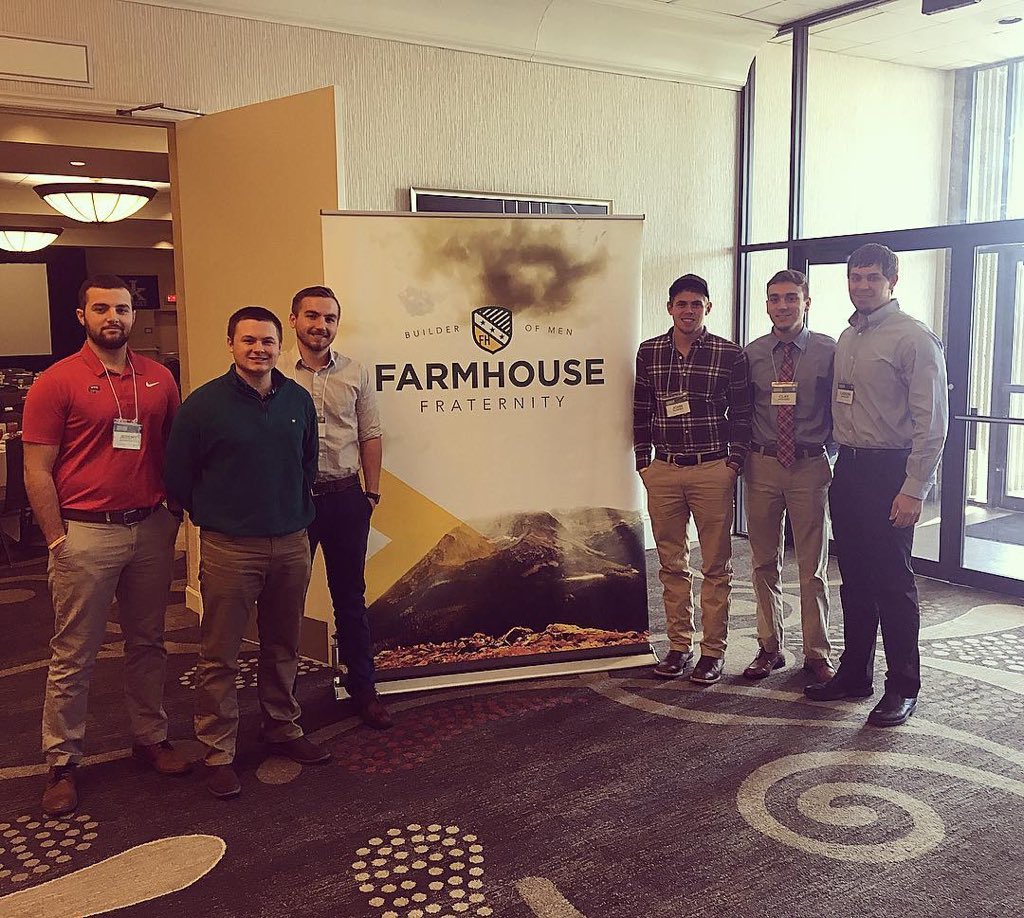 FarmHouse1905's tweet photo. Starting off the year with 220 chapter officers in Kansas City at #fhinstitute. #fhexcelsior18 #fhproud https://t.co/I5O1DQNX3g