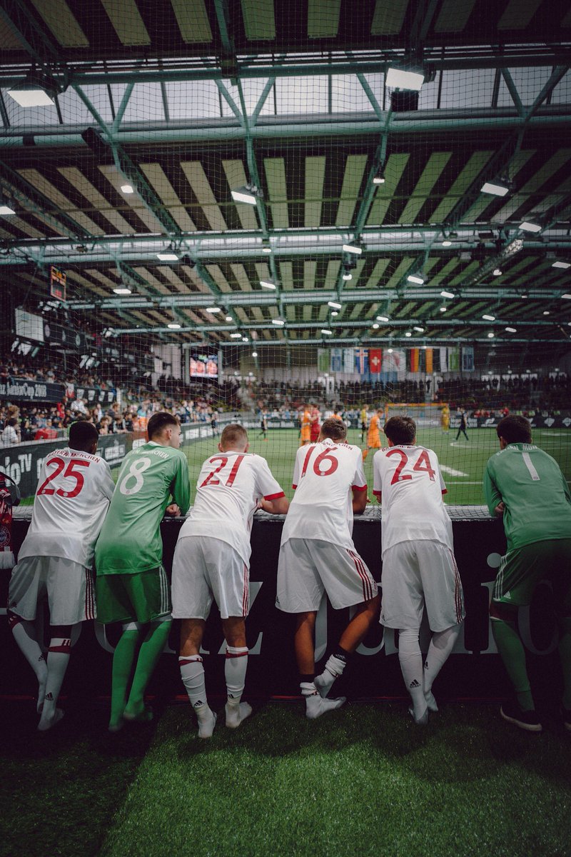 Marvin_Ronsdorf's tweet photo. Zuschauermodus – Teil 2. ⚽️👀 #MBJC18 https://t.co/gegipHAvFf
