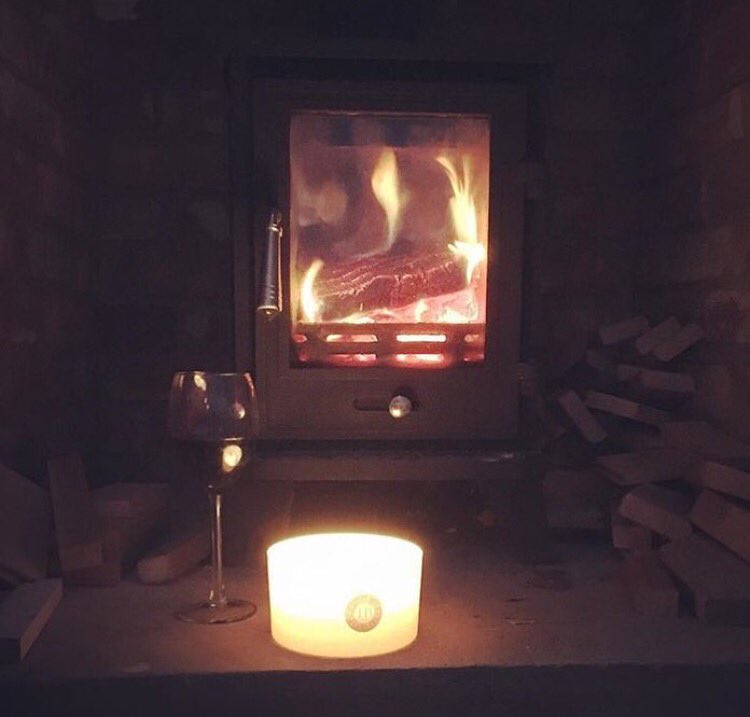 HouseBlueBelle's tweet photo. Beautiful #cuban on #saturdaynight ~ shop our full range here https://t.co/nTIx3SuvbT use code JAN18 to save 15% #candle https://t.co/giikFC6BuT