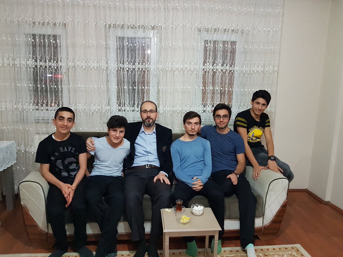 Hakk_ozturk's tweet photo. Sarıkamış şehitlerimizi anmak için geldiğimiz Kars'da çocuk evlerimizi ziyaret ederek Sayın Bakanımız @drbetulsayan selam ve sevgilerini ilettim. Geleceğe dair çok güzel hayalleri var; büyük ve güçlü bir Türkiye istiyorlar. Yarın sabah hepbirlikte Aziz Şehitlerimiz için yürüyoruz https://t.co/f0C5epnhDp