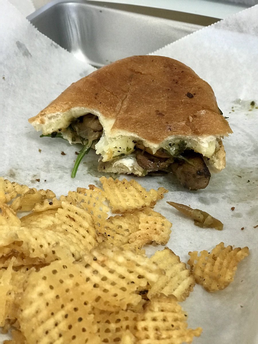 AndrayaP's tweet photo. @TastyChomps @ajspress The sandwiches, hush puppies, chili and bowls were all delicious!!  Owners are very kind and gracious.  We will be back ASAP! https://t.co/aFtOQSNudr