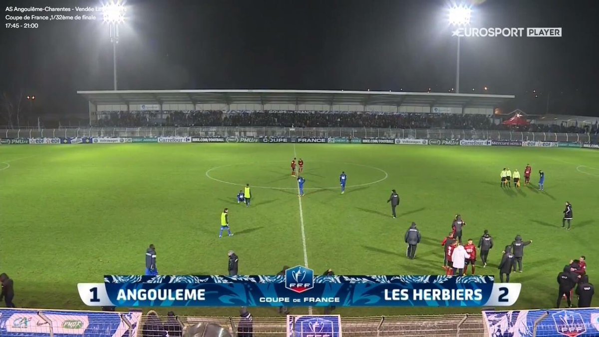 VHFootOfficiel's tweet photo. QUALIFICATION POUR LES 16èmes DE FINALE DE LA @coupedefrance !!! Bonne continuation à @ACFC_16 en N3 😊 🔴⚫️ #AllezVHF #ACFCVHF https://t.co/WSAIGbEqOm