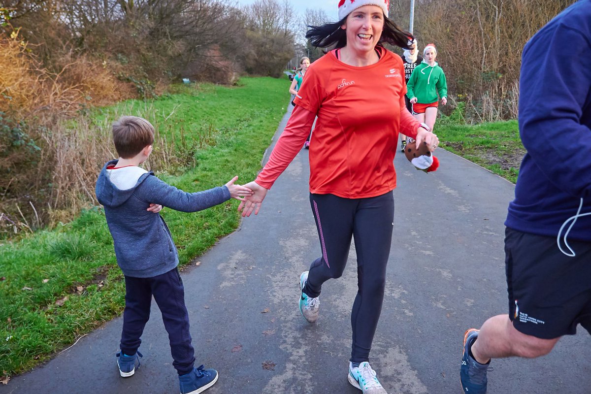 Hands up if you joined us at parkrun this morning 🙌🏾

First time? Volunteer? PB? Milestone? Tell us how you got on!

🌳 #loveparkrun