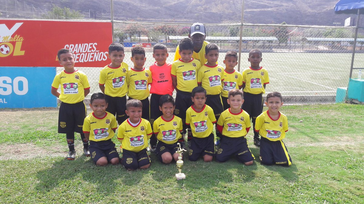 Academia_BSC's tweet photo. Felicidades a nuestra #Sub7 sucursal #CristoTeAma que empató (1-1) frente a #MonteTabor y logró el titulo en el #InterbarrialElUniverso 🏆⚽ https://t.co/4SzWCL2VmA