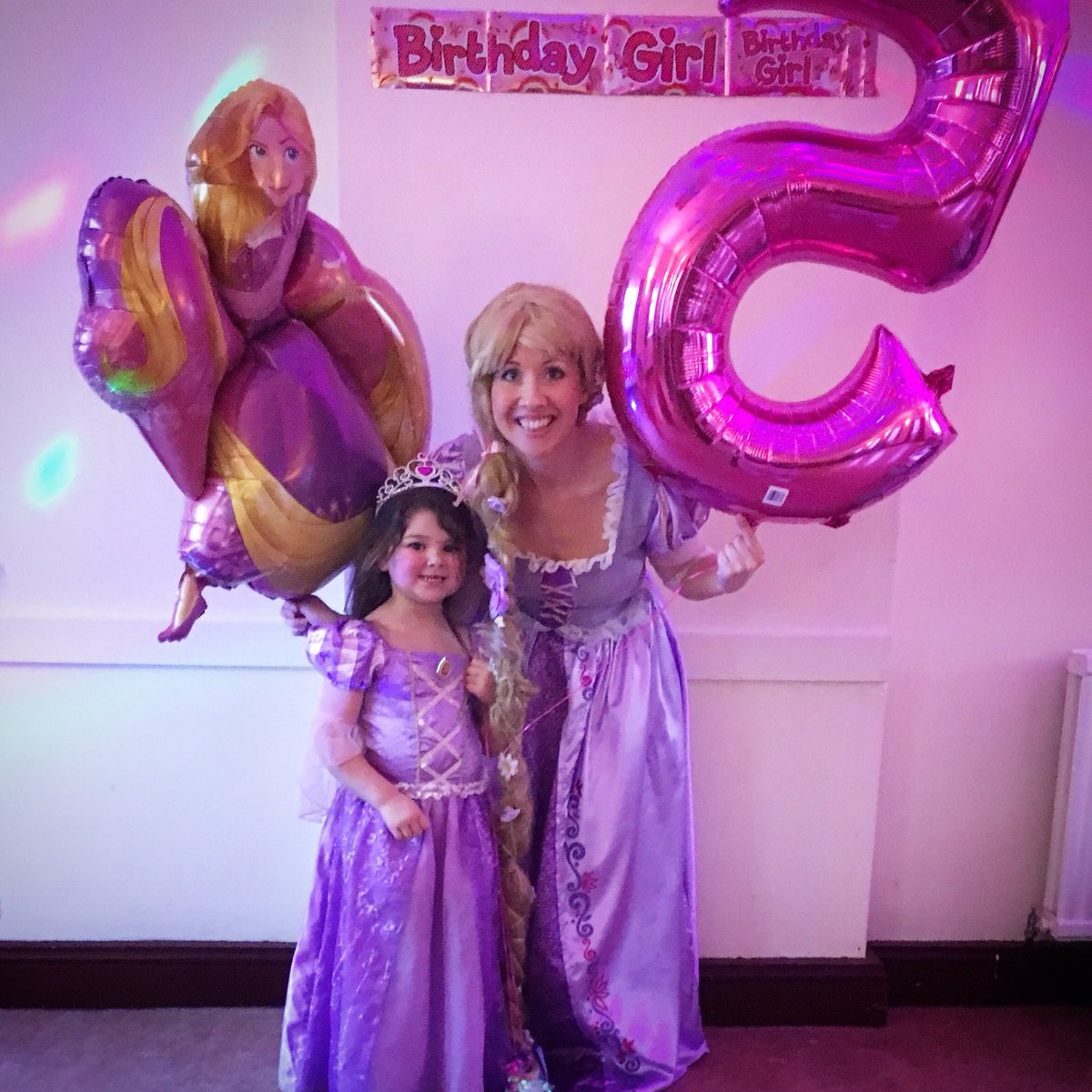 AmyzingParties's tweet photo. Rapunzel had the best day ever celebrating Ava’s magical day! 💜
.
.
.
.
.
.
#rapunzel #princessrapunzel #tangled #rapunzelparty #tangledparty
#singingprincess #amyzingkidzparties #childrensparties #kidsparties #cardiffparties #cardiffentertainment #birthdaycardiff https://t.co/rOqC4A7ldU