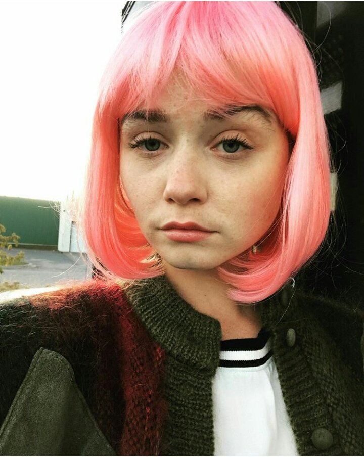 scarybillie's tweet image. Que ganas de ser Jessica Barden para que todo me quede bien y ser así de hermosa lpm