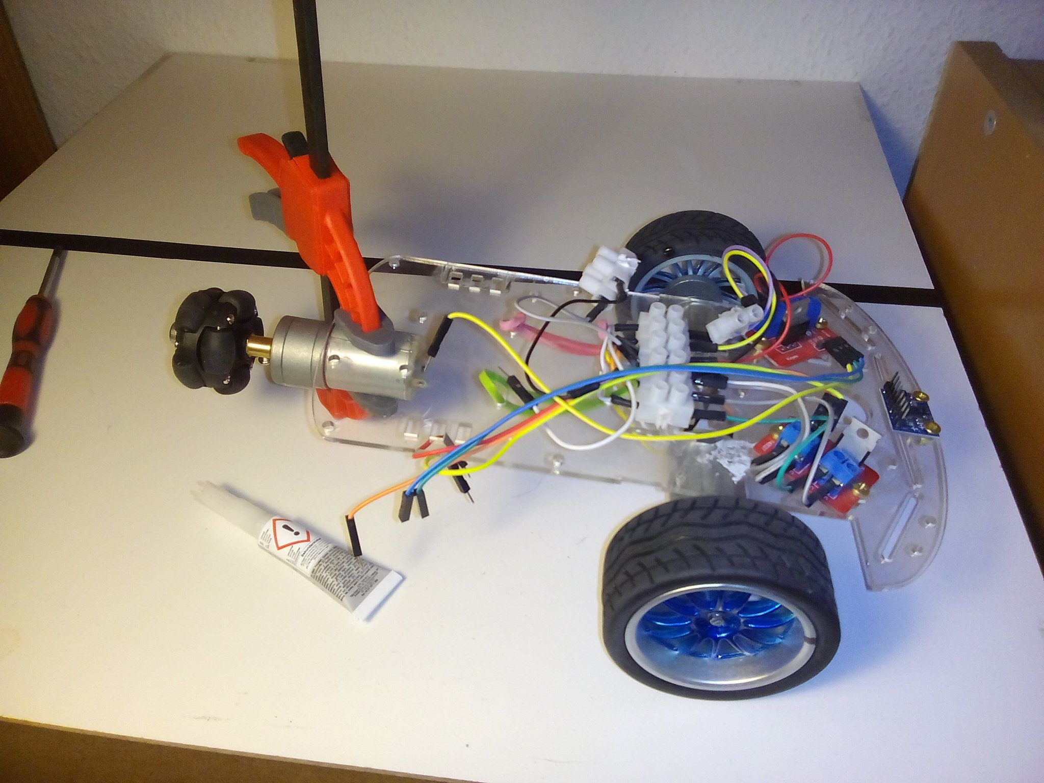 ESP32 RC Car Over Wifi using MicroPython