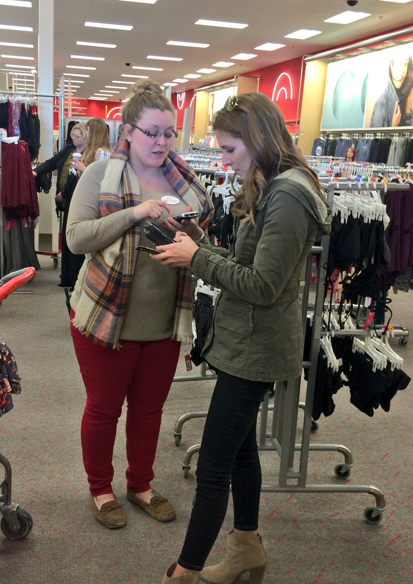 Dabobie's tweet photo. Gotta love when your awesome team lead actually leads by example! #mycheckout #happyguest #t1939 #salesdriver #sellsellsell https://t.co/YJ41PSt0Fm