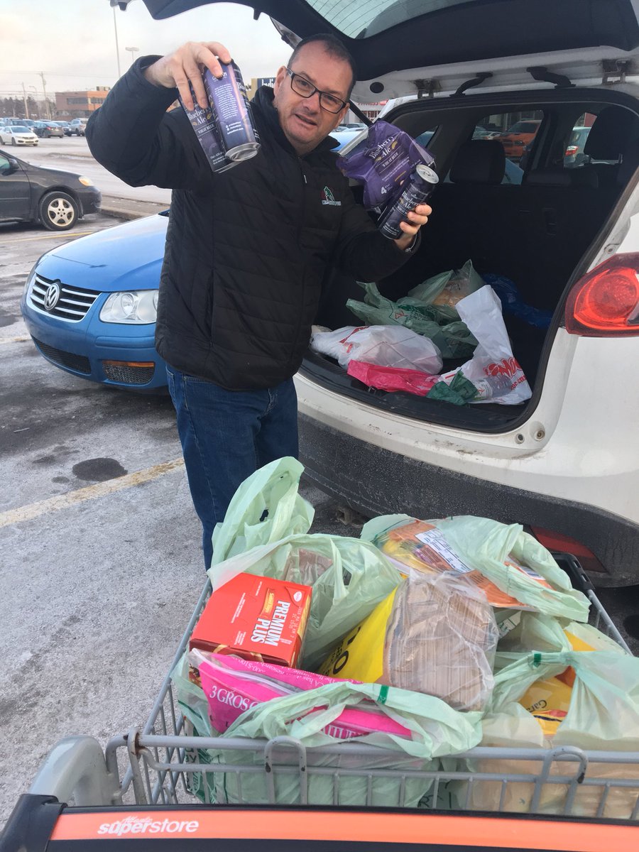 MammaHenn15's tweet photo. Married 26 years and now @papahenn15 likes grocery shopping! @GahanBeer the answer #blueberrygooddietfood https://t.co/078GHzkfCL