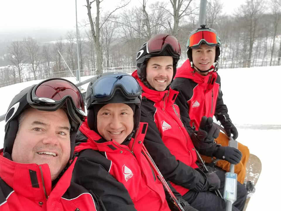 How many #outslopesTO #RedJackets by <a href="/KarbonSports/">KARBON</a> are we going to count on the slopes at #SoldOut Craigleith Ski Club tomorrow?