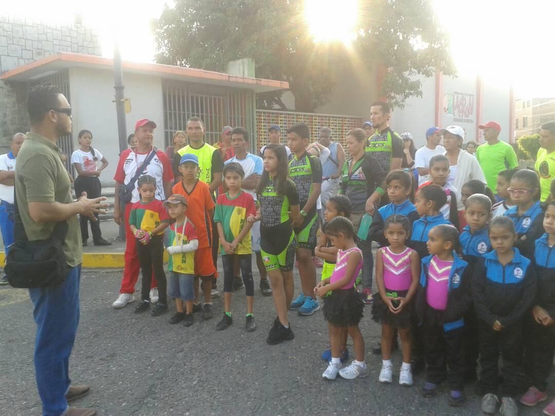 Hoy a través del IMDEM, en el marco del Día Nacional del Deporte, realizamos a primera hora Caminata Por la Salud y un Ambiente Libre de Humo,  y a las 10 am Misa del Deporte. #SomosSoluciones #SomosEsperanza <a href="/gestionperfecta/">Carmen Meléndez</a> <a href="/GiselaR_Moran/">MoranDeEsperanza</a>