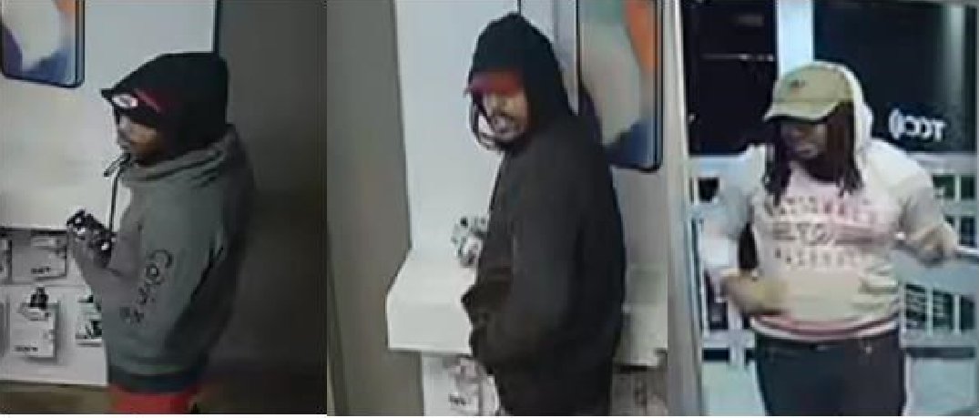 FairfaxCountyPD's tweet photo. Detectives need your help identifying these men stealing from cell phone stores! Do you recognize any of these 3 suspects? #SuspectSaturday
https://t.co/qOk1qRYa6s https://t.co/cVqPu1avcT