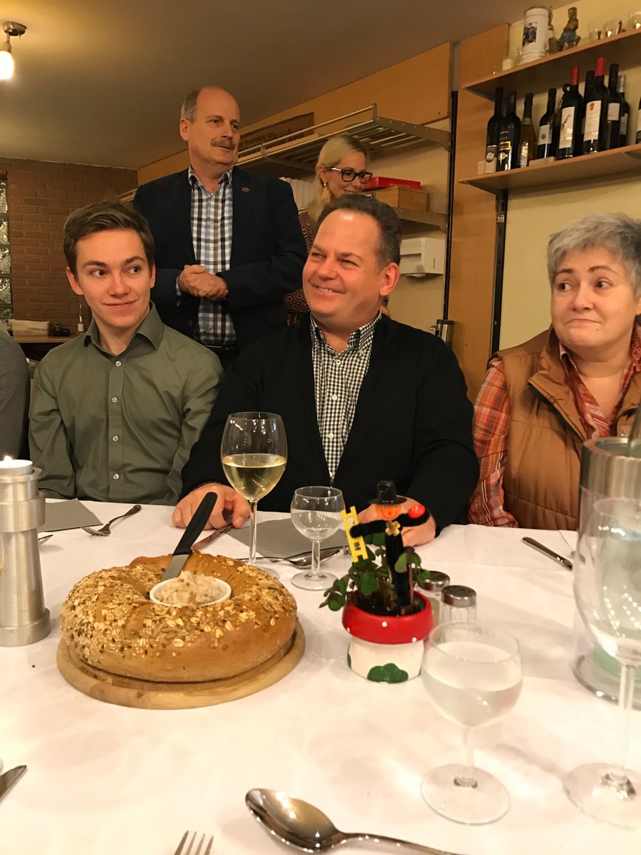 MOptendrenk's tweet photo. Neujahrsabend der CDU #Brüggen in der Brachter Mühle mit kulinarischen Köstlichkeiten von Erich Lehnen und Verabschiedung von Dr.Artur Rütten. Sehr gelungene Veranstaltung! https://t.co/caw8sRaJzy