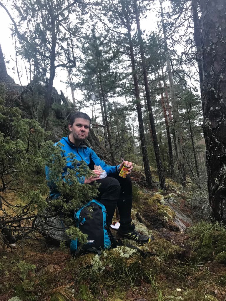 tuuripellet's tweet photo. Suunnitelma 44 km, kääntyy pillimehuksi, kadonneeksi EMITiksi ja hylsyksi. Mutta pellet tulee aina. Ja aina. Ja #aina. @JukolanViesti täältä tullaan. #Loppiaisrogain https://t.co/bpvOBoaTfd