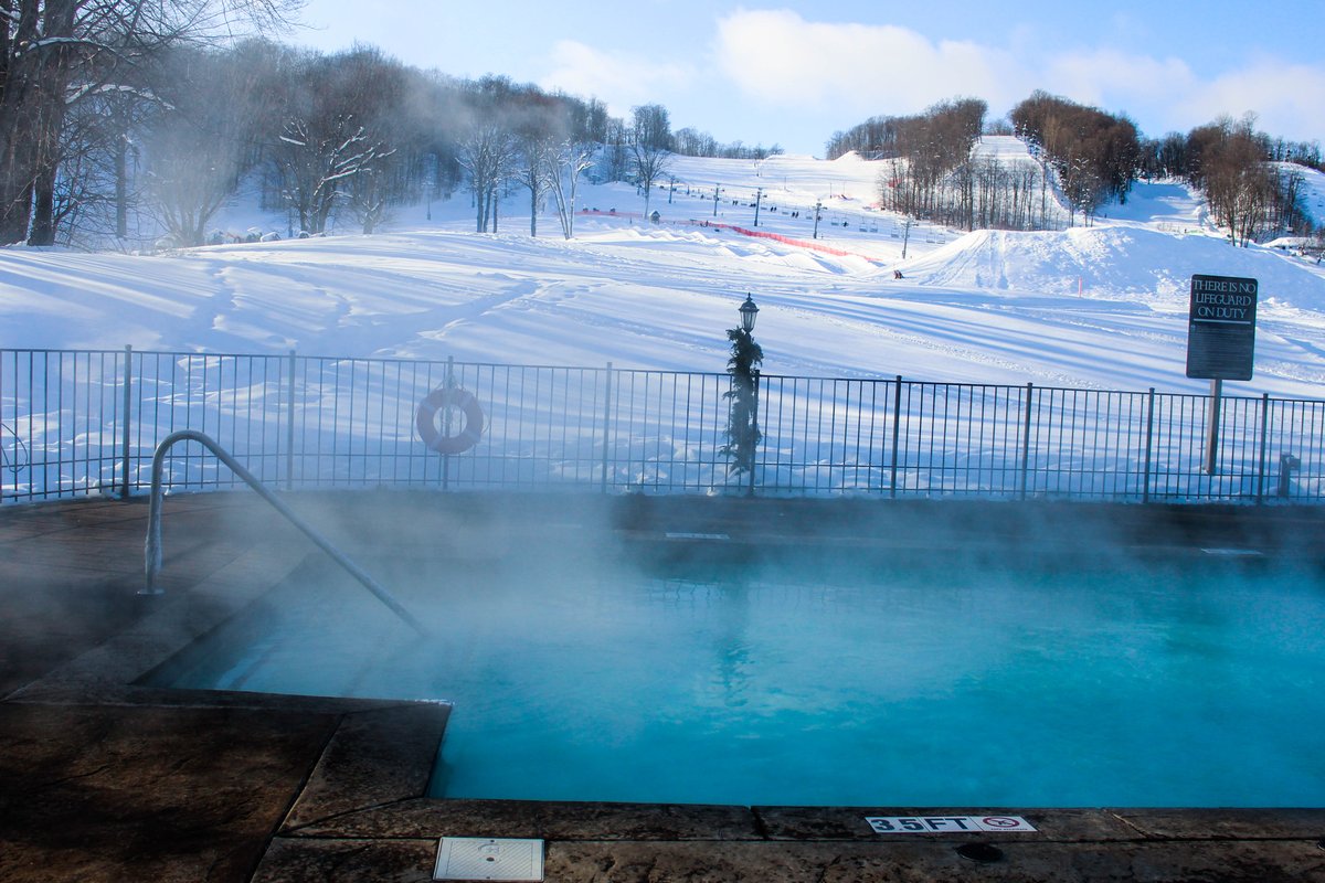 HighlandsatHS's tweet photo. Steamy and dreamy after a cold day on the slopes! https://t.co/KgHtfnHRuH