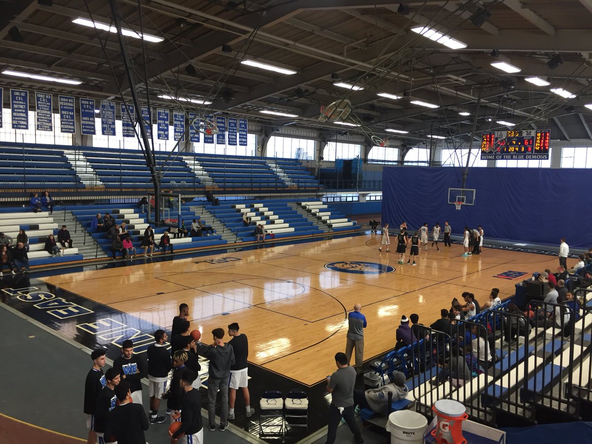 Hardwood Preps Illinois On Twitter Fieldhouse Maine East Cozy Space With Los Of Parking One Of The Cooler Places To Watch Some Hs Hoops In The Central Suburban League Thanks To