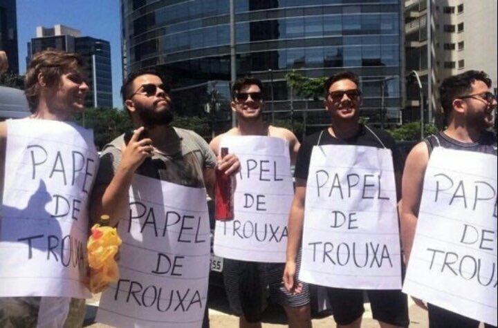 Djwesleyrosa's tweet photo. Marquem os amigos que deveriam ir com essa fantasia 🌚😂 https://t.co/0Uz9eJsP6t