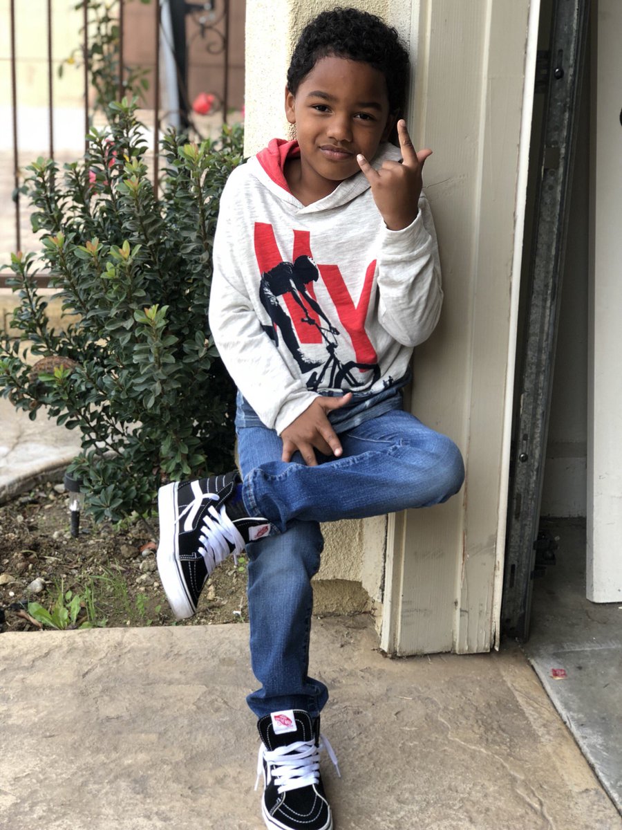 blasiafriedrice's tweet photo. why is my baby brother a model fr https://t.co/B1Bb3sFDck