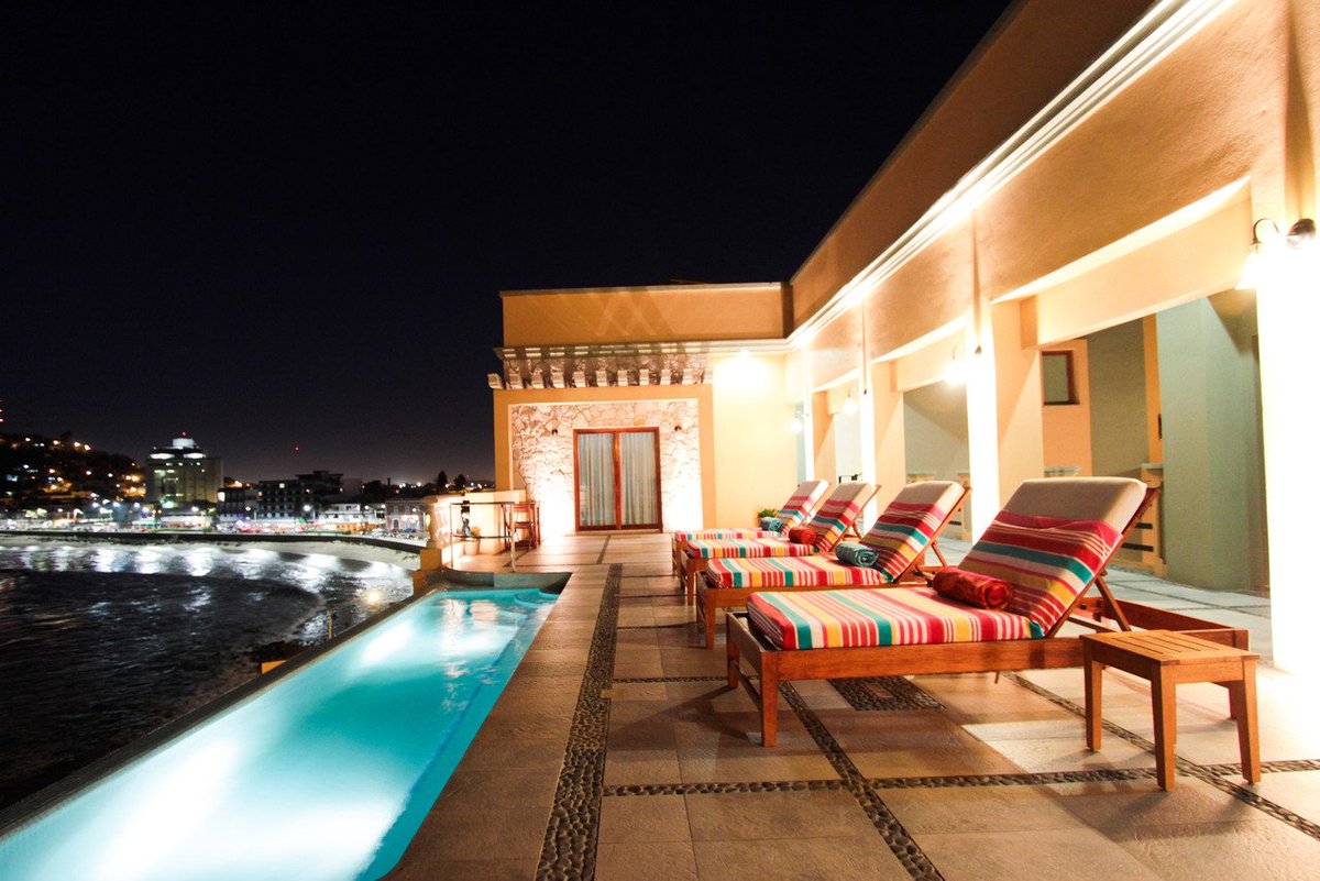 CasaLucila's tweet photo. Goodnight Mazatlan, see you tomorrow poolside. #mexico #mazatlan #poolside #goodnight #viewfrommyhotel https://t.co/0cPtn5Jb00