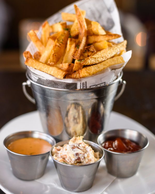 TheFillmorePub's tweet photo. Bad days are best forgotten over french fries. https://t.co/SSnRzFwTYx
