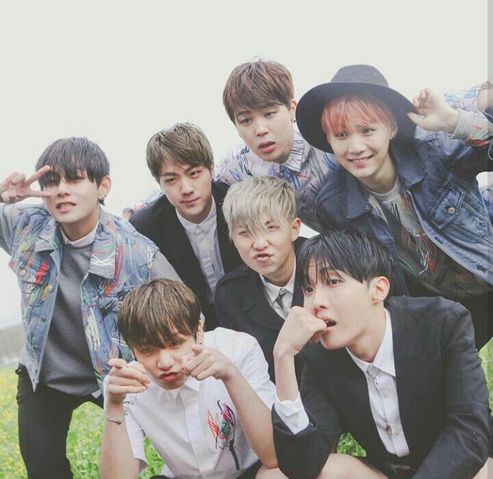 minnakkorecan's tweet photo. Siz 7'niz bu dünyaya biraz fazla değil misiniz ? @BTS_twt 
#BTSxTARMY #BTSxTARMY #BTSxTARMY #BTSxTARMY https://t.co/3m7bQBCSAV