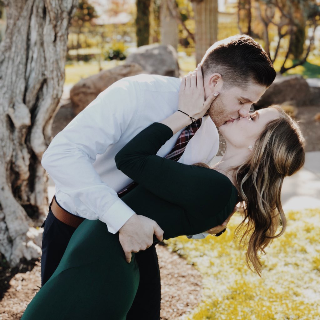 caitlinchase20's tweet photo. #NewProfilePic https://t.co/jCpy0RACWn
