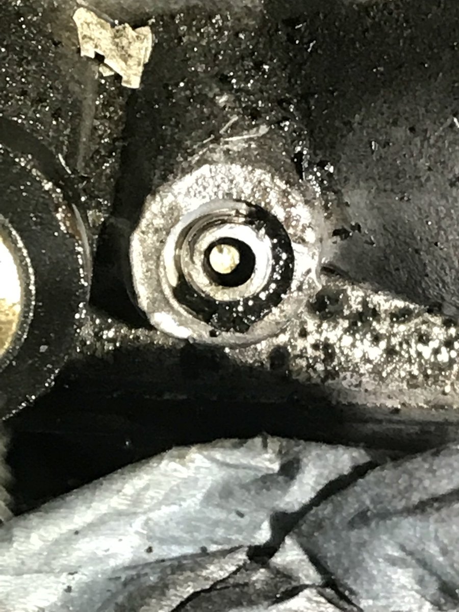 headtech0's tweet photo. Broken glow plug removal all makes drilled and extracted in situ at https://t.co/TkPQLukhF8 https://t.co/Z3QXMAYMAK