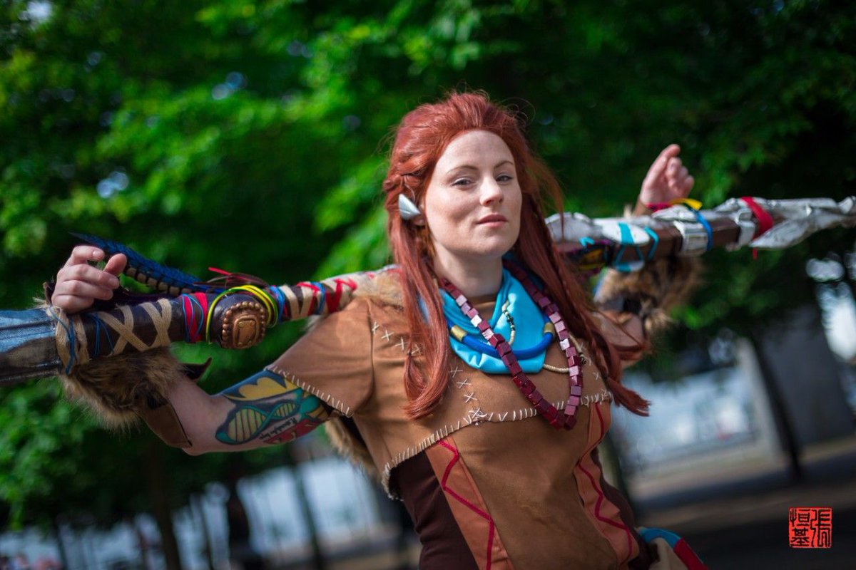 FoodAndCosplay's tweet photo. "My tribe?! You said I wouldn’t need them."

Cosplay by @gingersnapcos 
Taken at @MCMComicCon LDN 17 

#Aloy #horizonzerodawn #guerrillagames #HZD #AloyCosplay #horizonzerodawnCosplay #guerrillagamesCosplay #HZDCosplay #Cosplay https://t.co/n6dikHTWrJ