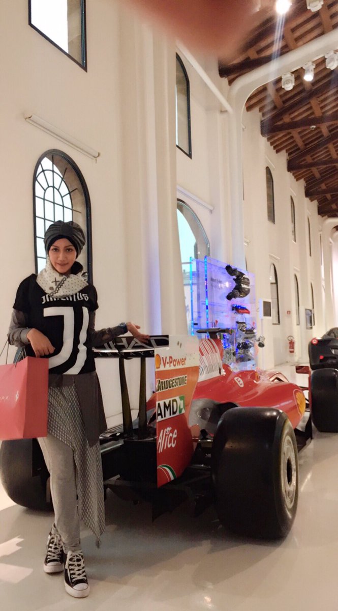 nieke_aereta's tweet photo. 36) Area Museum Engine, Enzo Museo #FerrariModenaItaly , colek lagi #JanganKasihKendor !๐โค๏ธ https://t.co/b25yCt64BV
