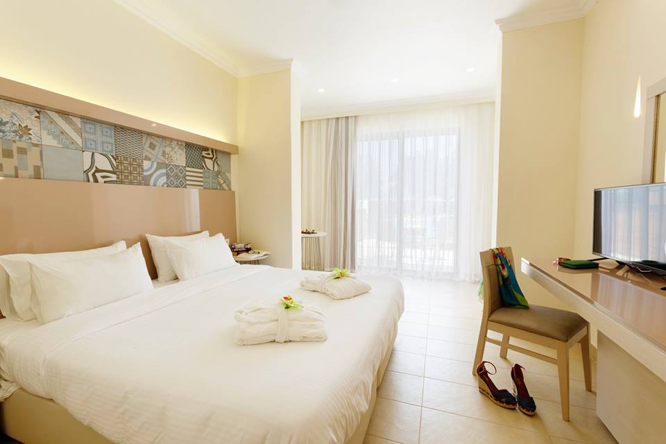 Lindos_Hotels's tweet photo. #Imagine taking a #summer #nap 💤 on this amazing king size bed... #LindosImperialSuites https://t.co/a6onU4mG1p