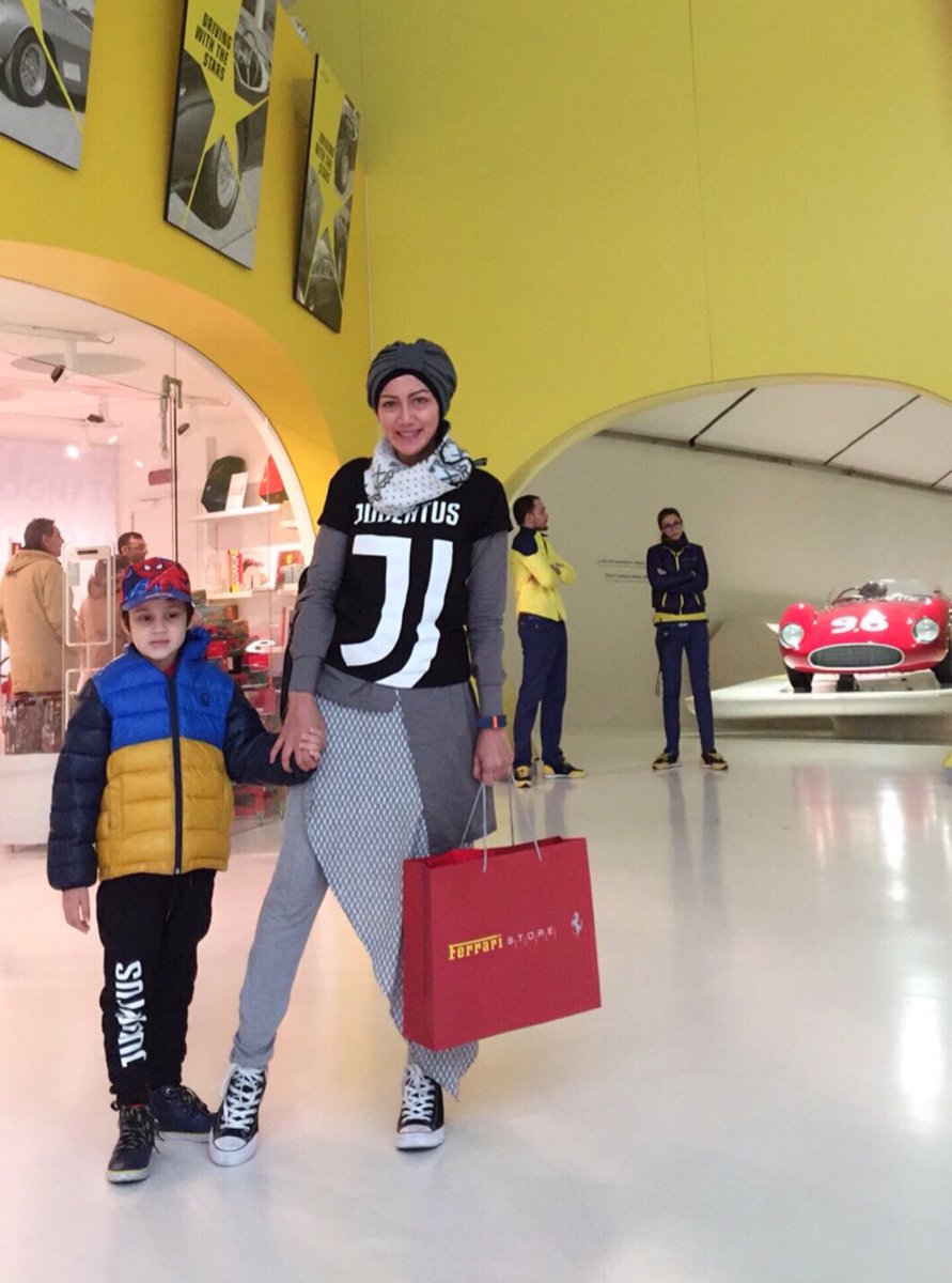 nieke_aereta's tweet photo. 46) Siamo due sono davvero BIG FANS di #Juventus & #Ferrari !โ๐ป
Mamanya pake T-shirt Juve, Maitreya pake Pant Training Juve. Ibu & Anak seleranya bagus๐๐ป
Lekas tumbuh besar Nak.... Spy kita berdua bisa jelajah ke banyak tempat, Bumi Allah yg Maha Luas. #FerrariModenaItaly ๐ https://t.co/VhbpseHmY0