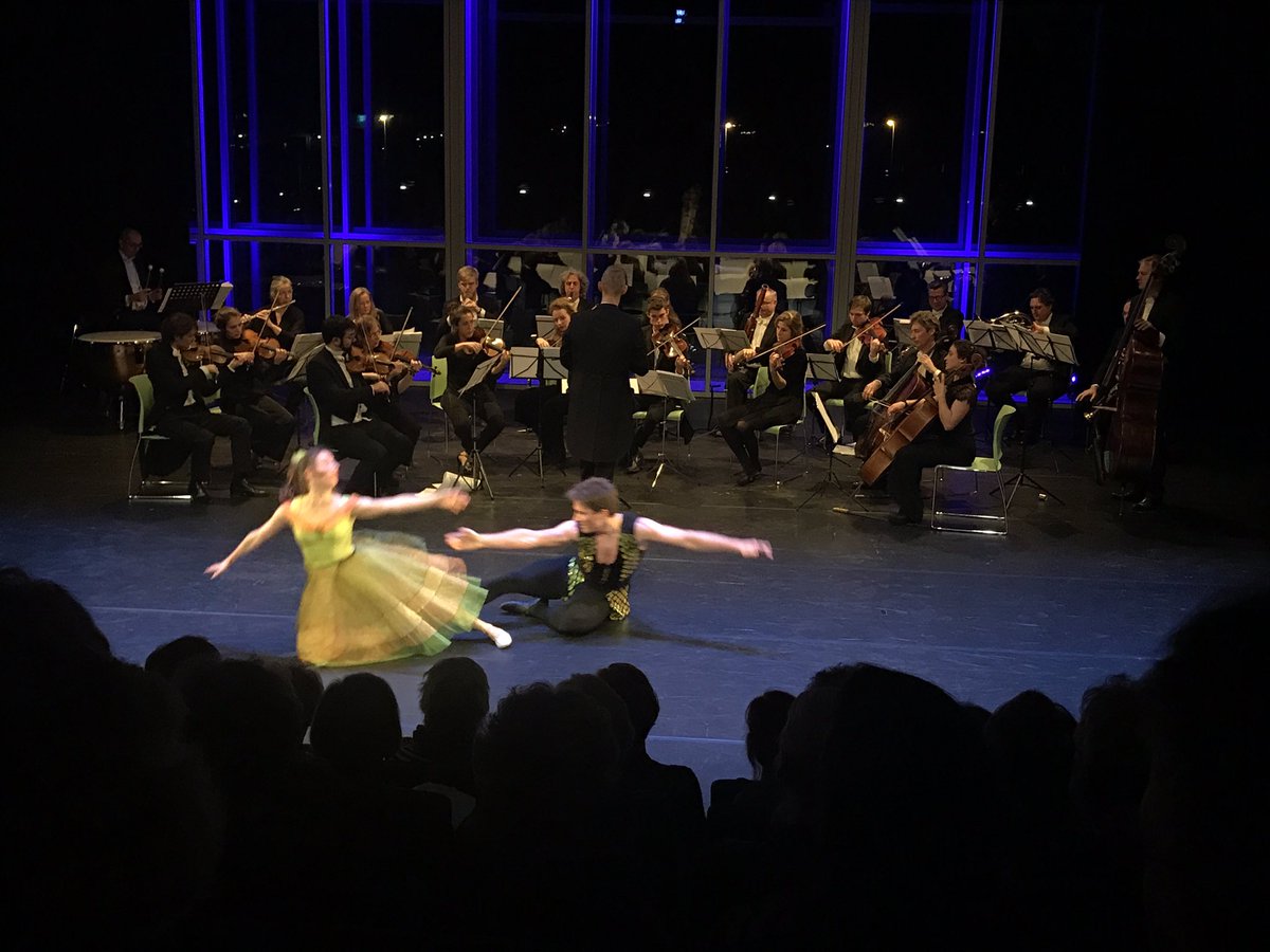 bleenman's tweet photo. Dit was een mooie avond! Dank @MuziekindeMeer1 voor dit zeer geslaagde nieuwjaarsconcert in @CastellumHW ! https://t.co/CaRwhnCzGb