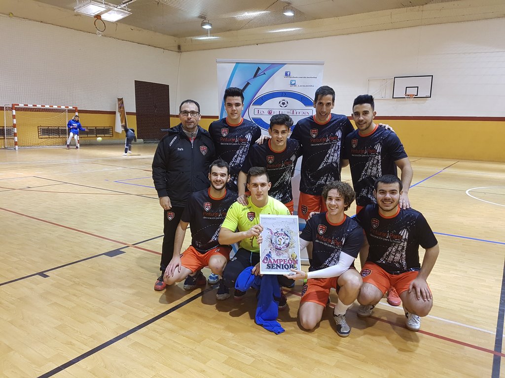 CD_LACELESTINA's tweet photo. PINTURAS PARIS CAMPEON #CopaCrack #Senior al vencer 7-1 a Talleres Peman. 

Enhorabuena!!! https://t.co/T7yTiqacZW
