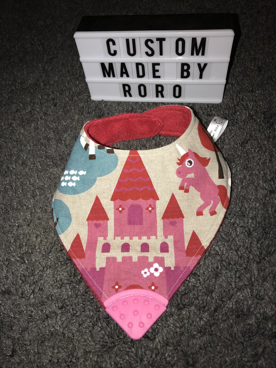 RoRoTeetherBibz's tweet photo. @RoRoTeetherBibz https://t.co/tjmRQg8WwI #newdesigns #princess #castles #unicorns #teetherbibs #teethers https://t.co/65x95YISjF
