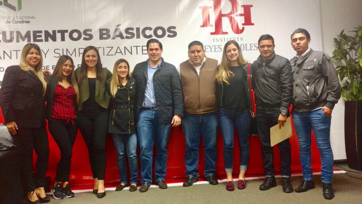 Hoy los jóvenes de la #FOOJ nos capacitamos y preparamos para los nuevos retos que se nos avecinan, estuvimos con nuestro presidente <a href="/daviddlp/">David de la Peña Marroquín</a> y secretaría general @raquelballi de la <a href="/RJM_NuevoLeon/">Red Jóvenes X MX NL</a>  en el "Taller de Documentos Básicos" #PRINL <a href="/IRHnacional/">Instituto Reyes Heroles</a> <a href="/icadepnuevoleon/">ICADEP NUEVO LEON</a> #IRHNL
