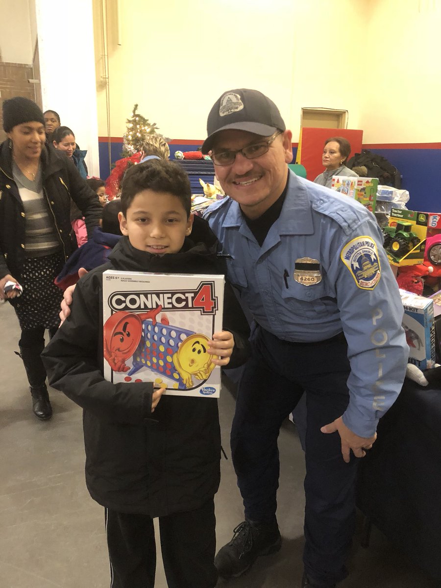 OLADCGov's tweet photo. Our finest @DCPoliceDept Latino Liaison unit bringing a smiles to our #DCchildren #safeStrongerDC https://t.co/JdbwfbAyh7